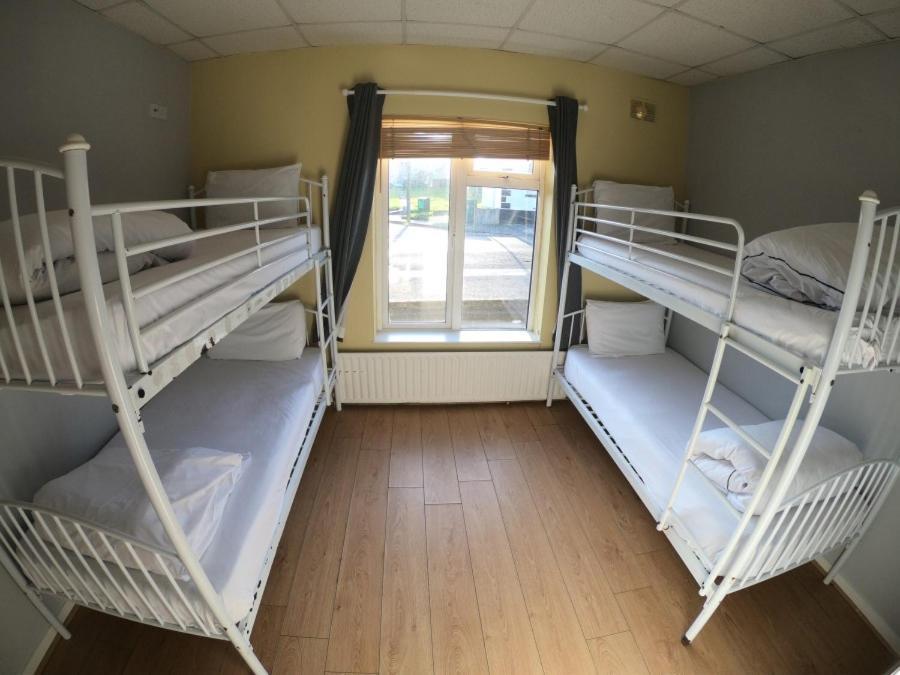 Rougey Lodge Hostel บันโดแรน ภายนอก รูปภาพ