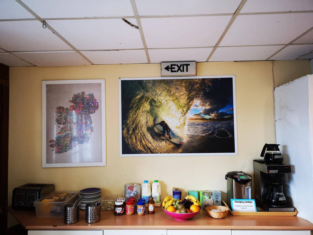 Rougey Lodge Hostel บันโดแรน ภายนอก รูปภาพ