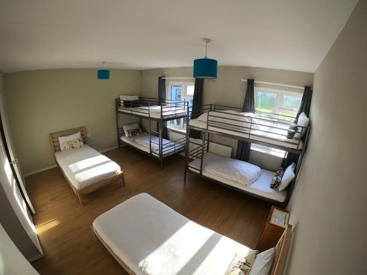 Rougey Lodge Hostel บันโดแรน ภายนอก รูปภาพ