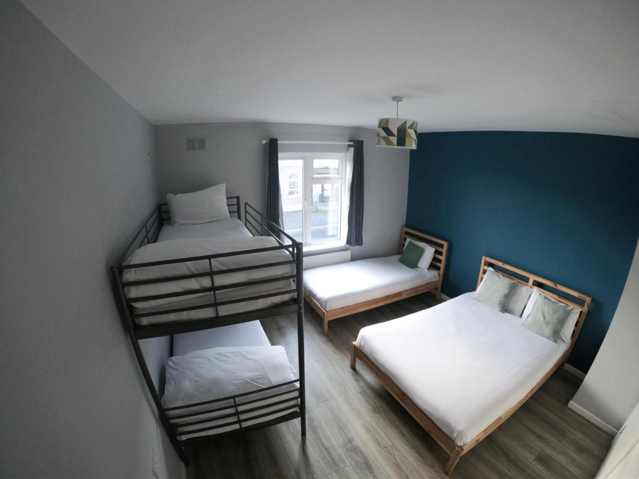 Rougey Lodge Hostel บันโดแรน ภายนอก รูปภาพ