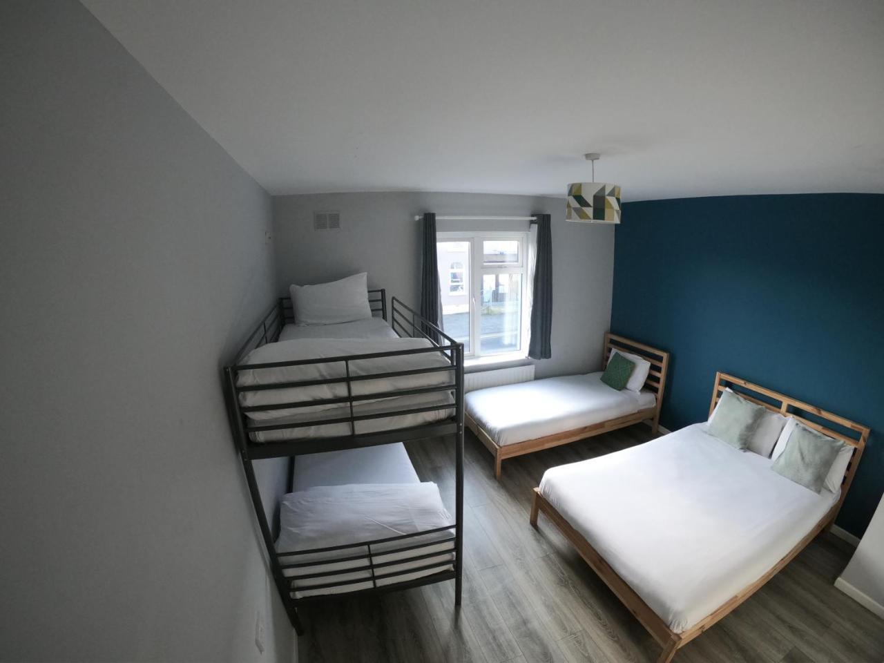 Rougey Lodge Hostel บันโดแรน ภายนอก รูปภาพ